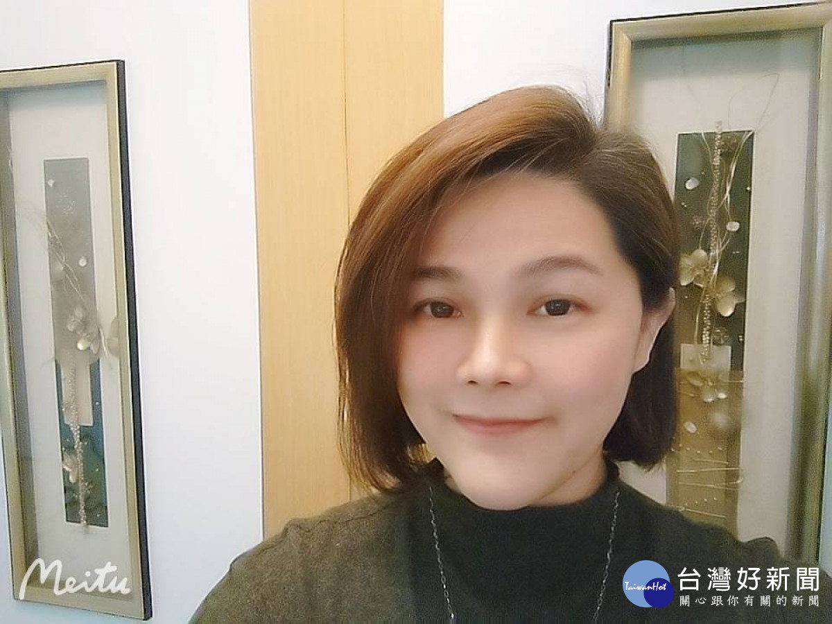 生活芳療講師徐靜，擁有多國芳療資格認證，長期致力天然精油芳療，教育消費者認識天然芳療精油。