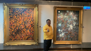 嘉義旅外企業家何宗烈，返回學生時代成長的嘉義市舉辦個人畫展，一圓兒時夢／陳致愷翻攝