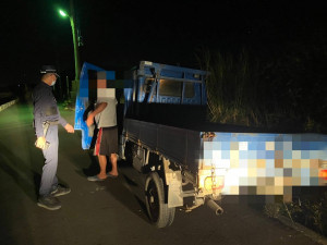 失智翁駕車迷途陷田中，臺西警70分鐘火速尋回/臺西警分局提供