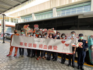 台灣高鐵公司今天在高鐵嘉義站舉辦「寒冬送暖 捐血傳愛」活動／陳致愷翻攝