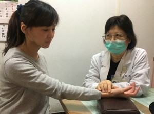 除了食補冬九貼也可幫助過敏體質改善。（南投醫院提供）