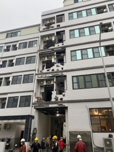 嘉義縣民雄鄉中正大學特定區學生宿舍違章，嚴重影響公安，嘉義縣府強制拆除／嘉義縣府提供
