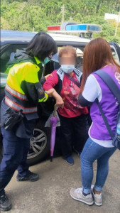 7旬老婦出遊走失，斗南警火速尋獲結束驚魂/斗南警分局提供