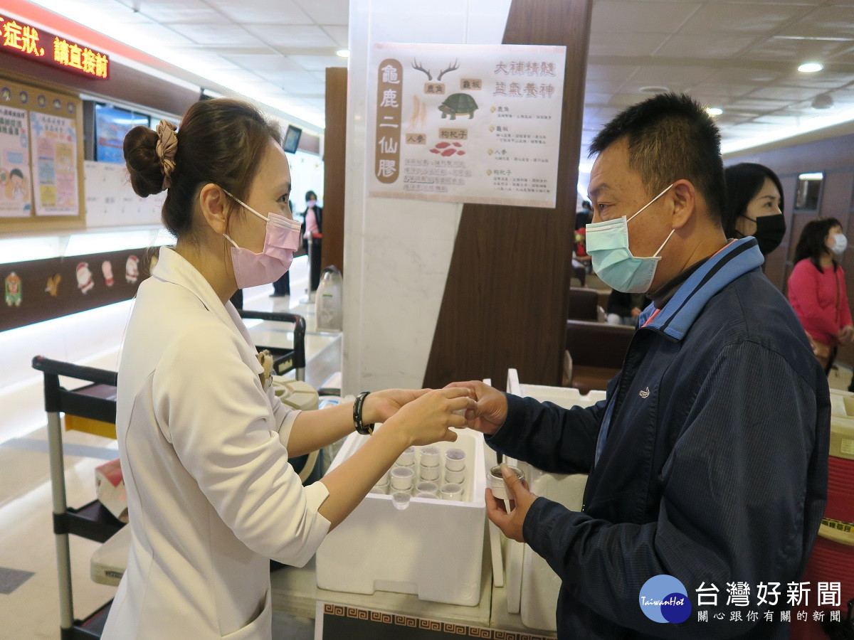 彰化醫院53週年院慶　現埸濟貧愛心義賣、癌篩供龜鹿二仙膠熱飲