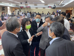 針對文化路郵局招租案，立法院交通委員會決議解除契約並停止出租／王美惠辦公室提供