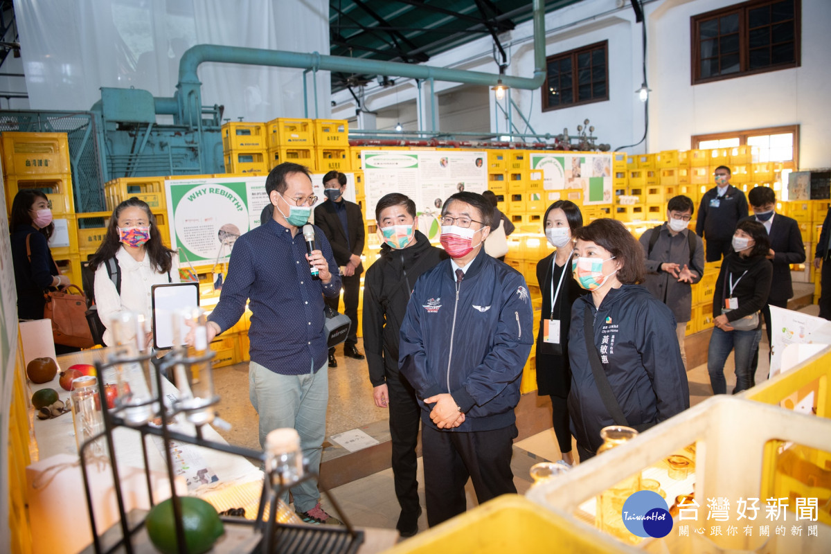 台南市長黃偉哲造訪嘉義市，參觀2021台灣設計展／陳致愷翻攝