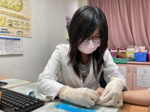 汗皰疹與流汗沒有直接關係，宜就醫查真相。（南投醫院提供）