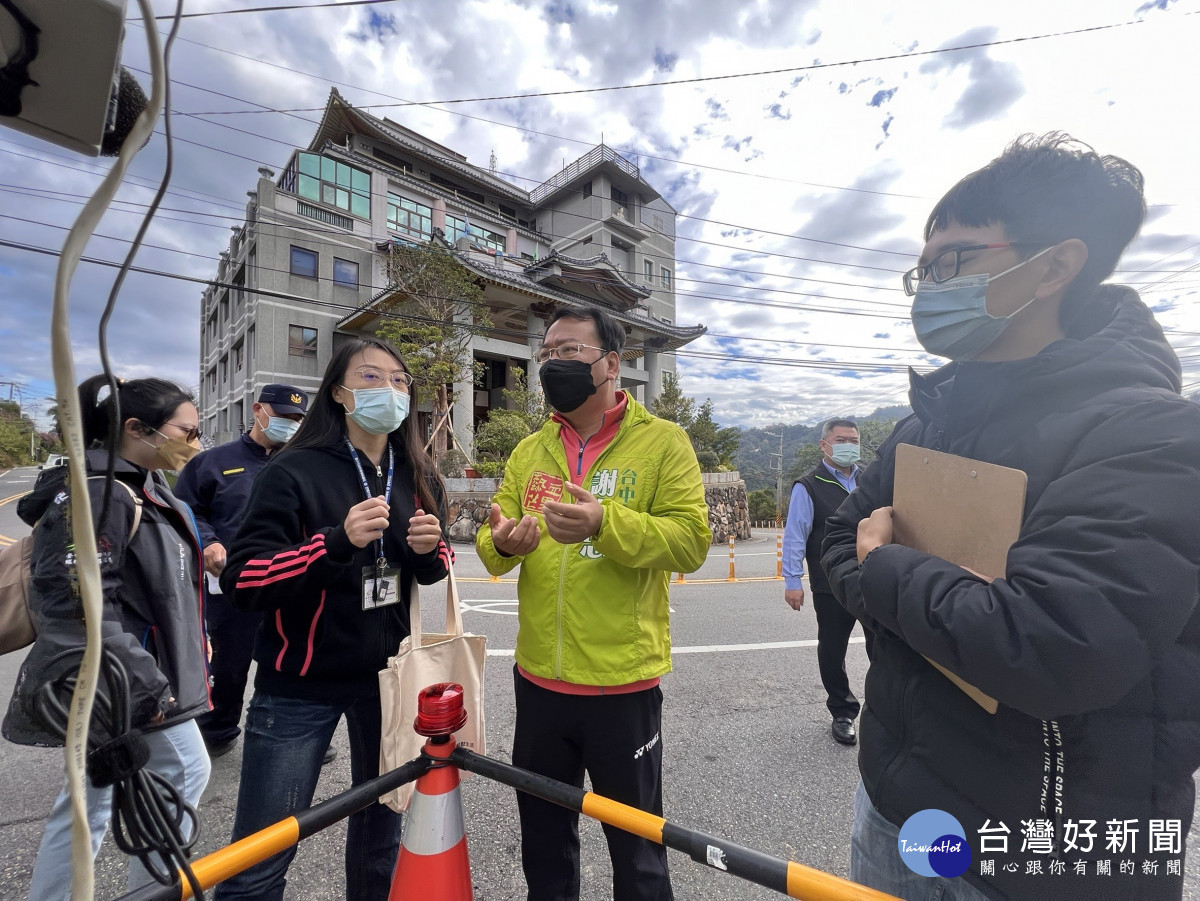 公老坪飆車族橫行，市議員謝志忠邀集相關單位會勘。