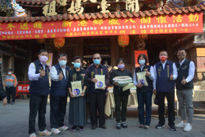 嘉義縣新港奉天宮今天舉行臘八關懷活動／陳致愷翻攝