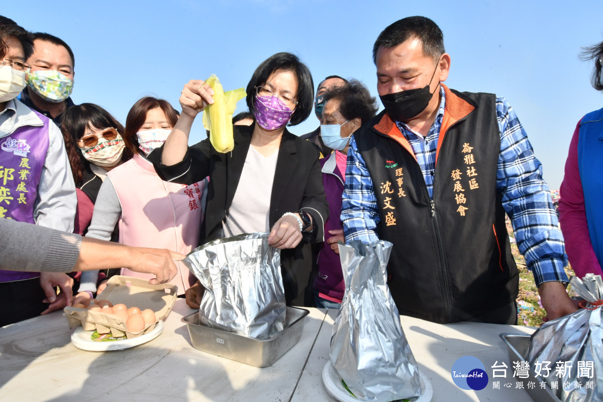 縣長王惠美參加花壇「焢吧焢焢，花壇趴兔焢」活動。圖記者鄧富珍攝