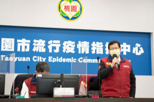 鄭市長致詞表示將持續追蹤確診個案，擴大匡列採檢建立社區防護網