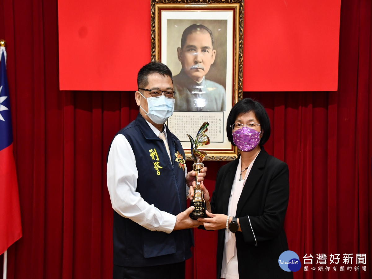 彰警得獎又破案　縣長王惠美頒獎增榮耀
