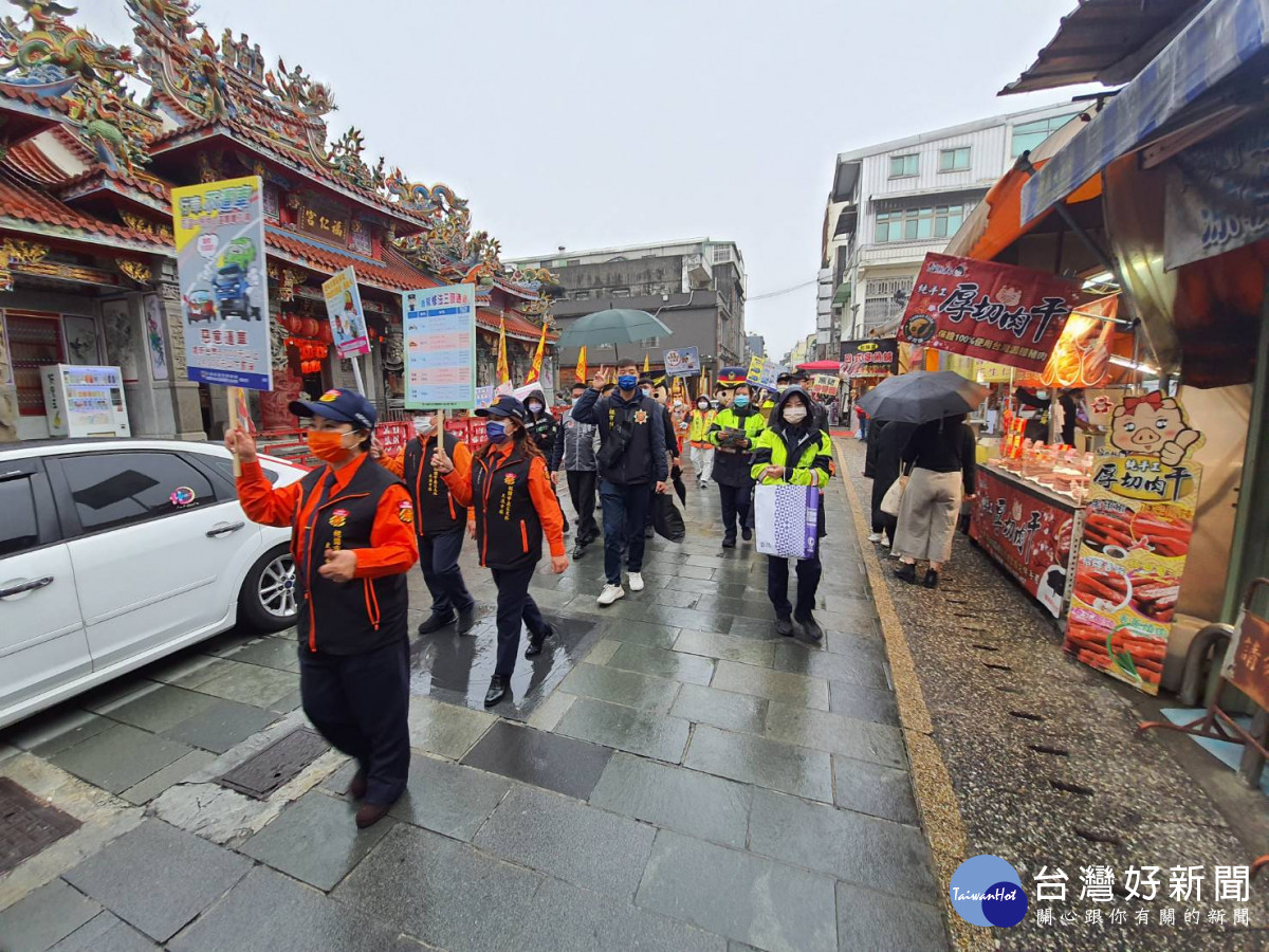 大溪警方宣導防制酒駕、毒品、家暴等犯罪預防及協助失蹤人口返家團圓等安全觀念