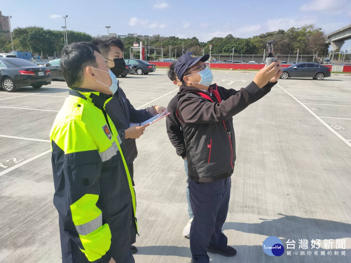 龜山分局交通組利用空拍機協助交通疏導