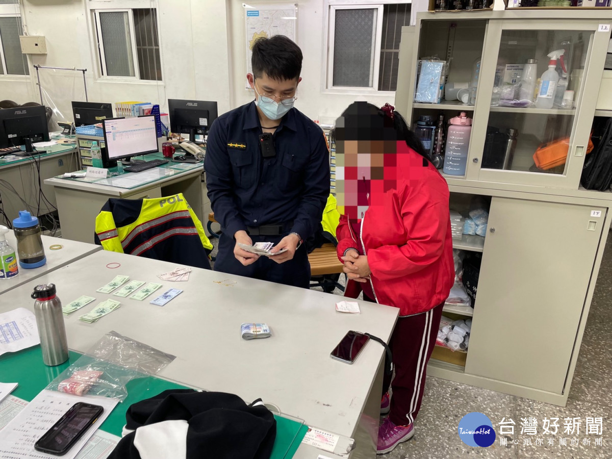 警方追回贓物現金8萬餘元、五倍劵2萬餘元