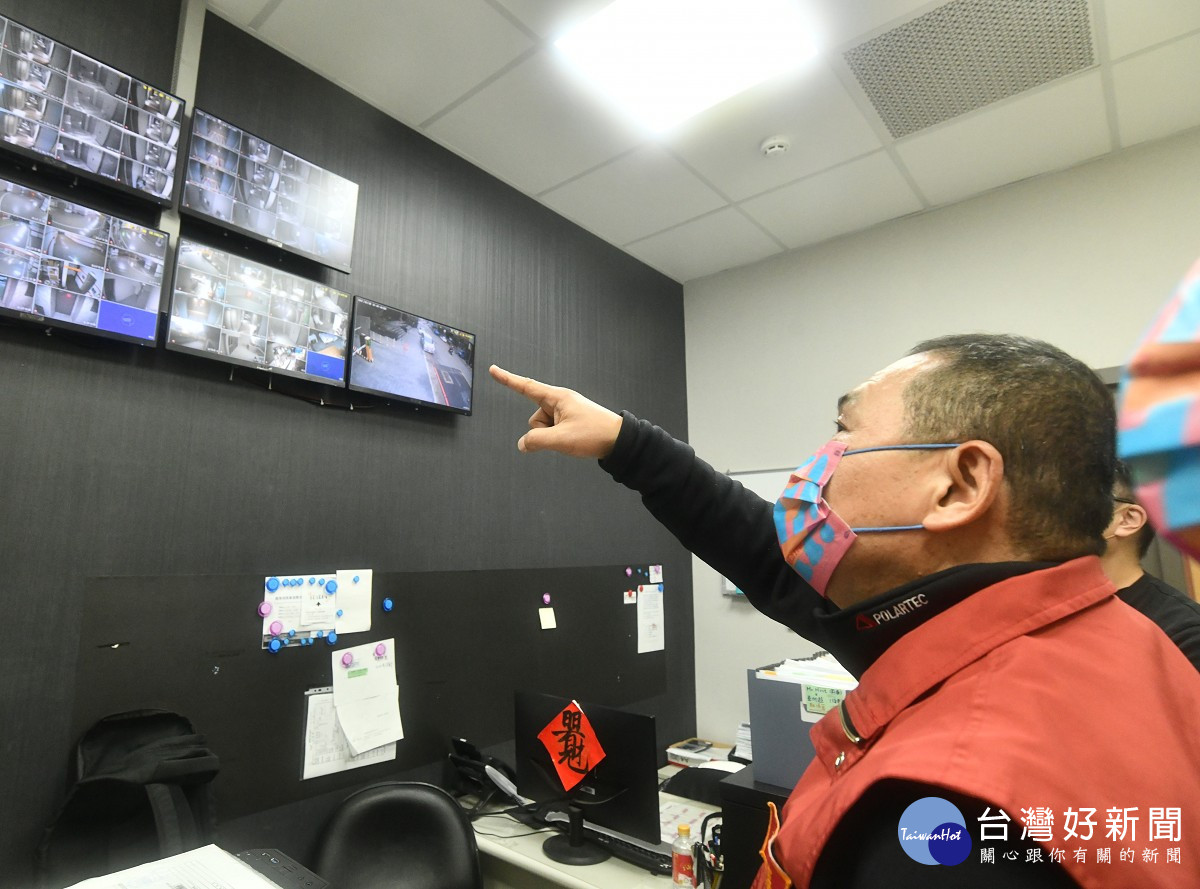 防疫旅館業者向市長說明旅館內部防疫管控機制
