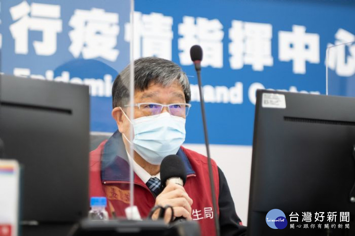 衛生局長王文彥報告社區採檢情形及疫苗接種規劃