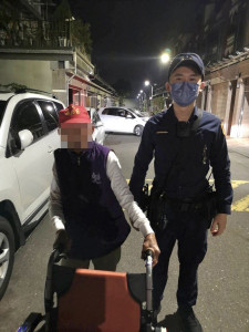 九旬老翁迷途徘徊，斗六暖警安全護送返家/斗六警分局