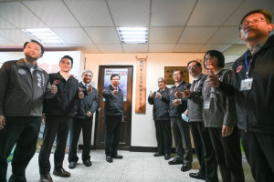 市長與貴賓共同揭牌