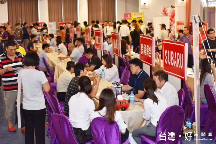 鄭市長表示,市府將桃園打造為宜居宜業的城市,歡迎年輕人來桃園實現夢想。