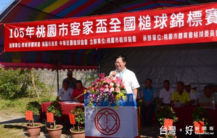 鄭市長表示,讓更多長輩喜歡槌球運動,讓退休的長輩生活健康、也有尊嚴。
