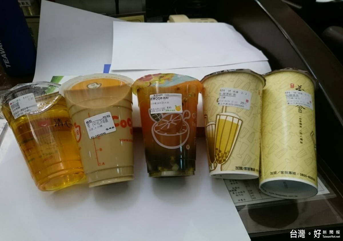 手搖飲料類違規比例全國最高,桃園市議員謝彰文要求衛生局加強稽查。