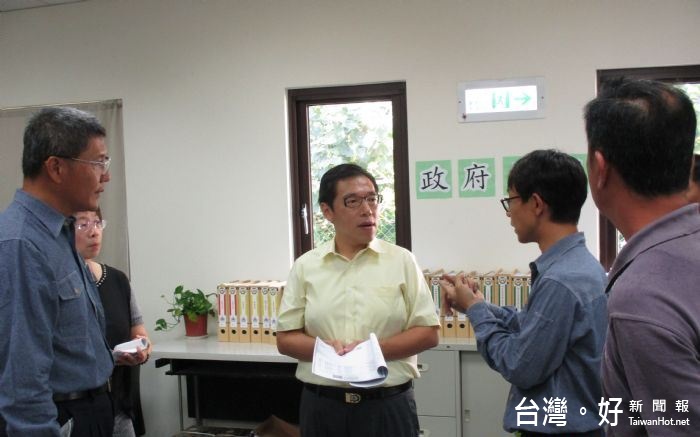 鄭市長除對獲獎團隊表示肯定,也對於環保局同仁勇於任事的態度表示嘉許。