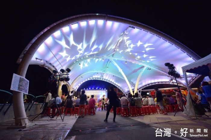 鄉親可以不受天候干擾在此運動,或是舉辦活動。