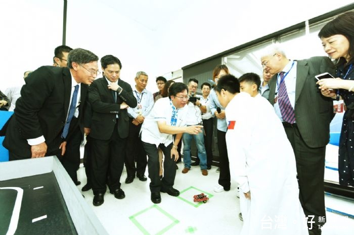 鄭市長表示,祥儀企業的核心產品「齒輪」,轉動亞洲矽谷的夢想,讓台灣更具競爭力。