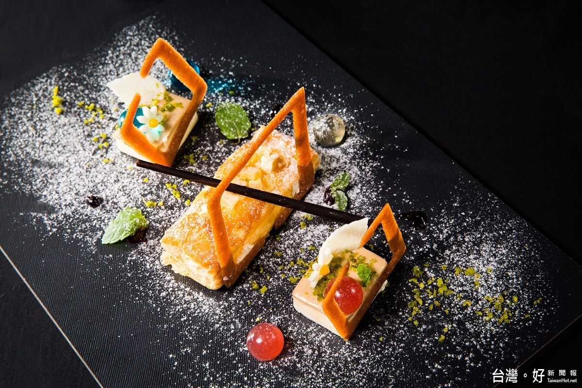 ▲典藏美食照—法式蘋果起酥派與咖啡奶油起士。(高雄市電影館提供)
