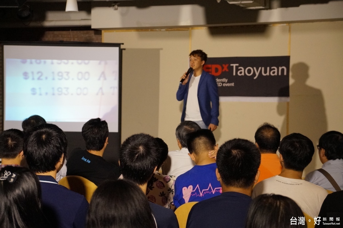 青年創業者余致緯分享創業心路歷程,鼓勵學子年輕不怕吃苦、堅持理想,並清楚瞭解創業風險。
