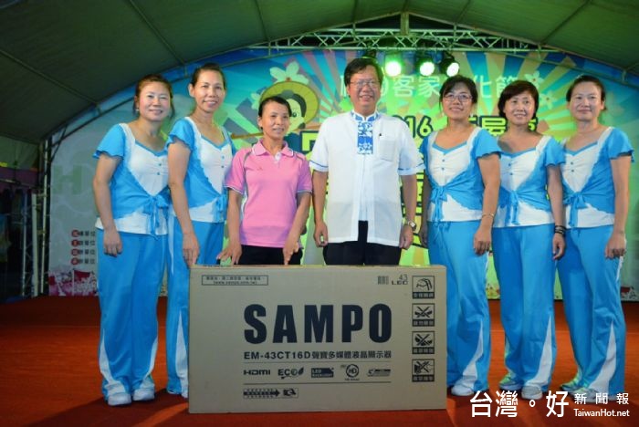包括立法委員陳賴素美、桃園市議員邱佳亮、桃園市副市長王明德、客家局長蔣絜安、新屋區長徐同治皆一同出席。