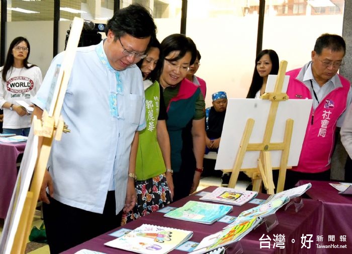 鄭市長:長輩透過繪本傳達人生故事,歡迎民眾共同欣賞爺爺奶奶的創作。