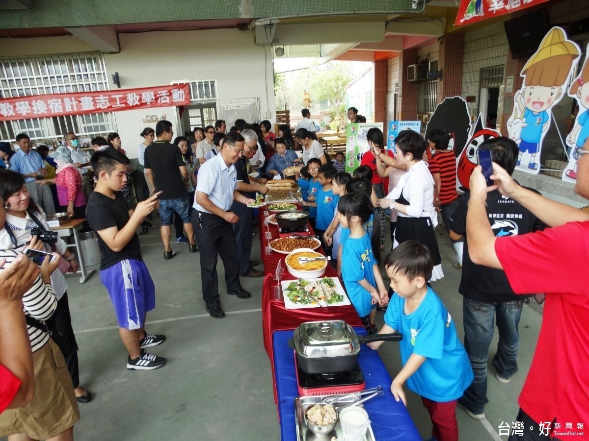 Life生活網 香田國小食農10年成果慶學生獨當 總鋪師 學煮飯 Life生活網 香田國小食農10年成果慶學生獨當 總鋪師 學煮飯