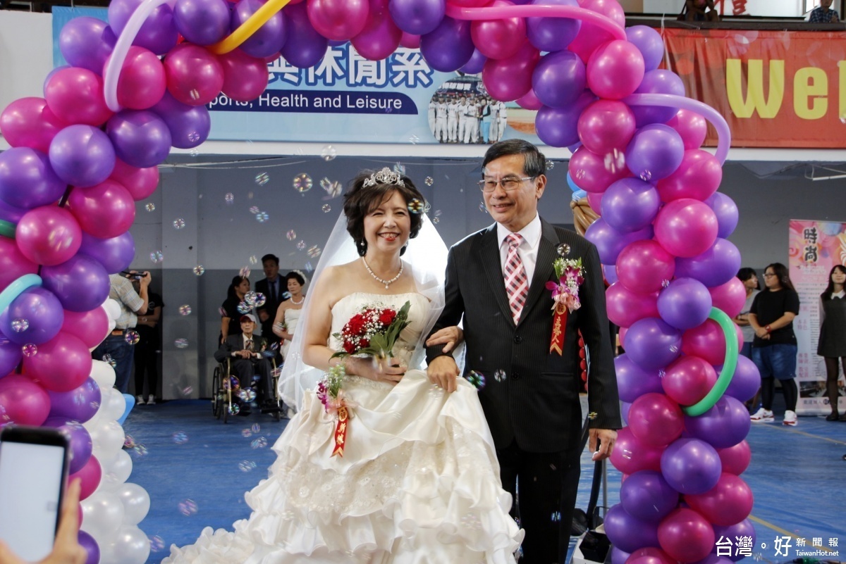 Life生活網 重溫新婚喜悅涂醒哲夫婦走紅毯