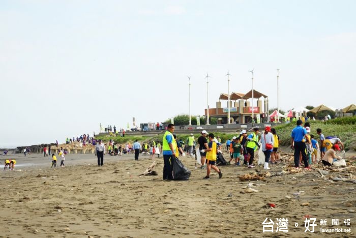 鄭市長表示,市府規劃設立許厝港濕地公園,成為環保教育、生態教育園區。