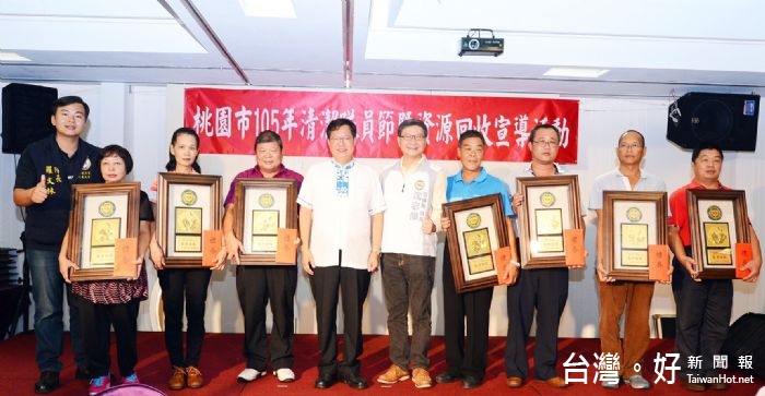 鄭市長表示,市府會妥善規劃清潔隊員的福利,讓隊員們安心工作,也能獲得充分照顧。