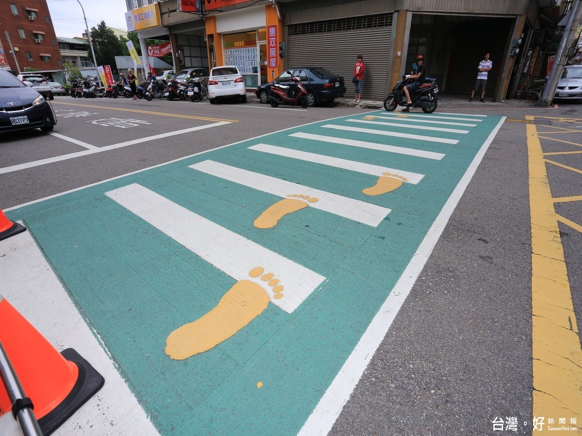 綠斑馬保障行人路權,最適合設在學校害邊