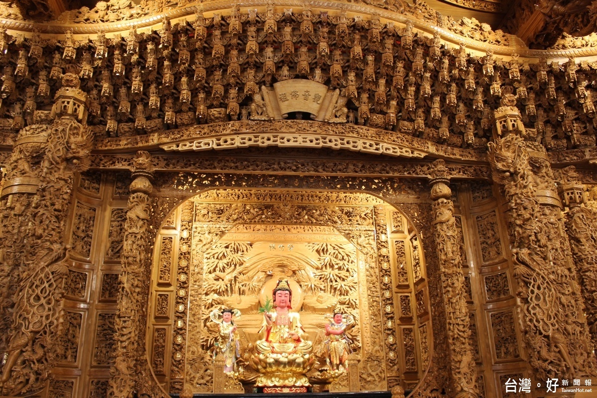 耗時15年興建完工斗南順安宮觀音佛祖殿入火安座