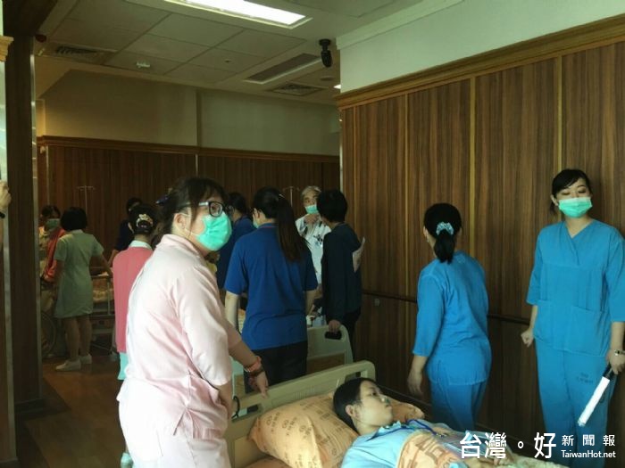 天晟醫院動員舉行「緊急災害應變消防演練」,並邀請各醫院觀摩。