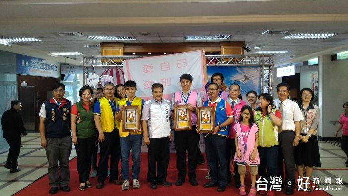桃市推動企業鼓勵員工擔任志工,盡到社會企業責任,更能凝聚員工對組織的向心力。