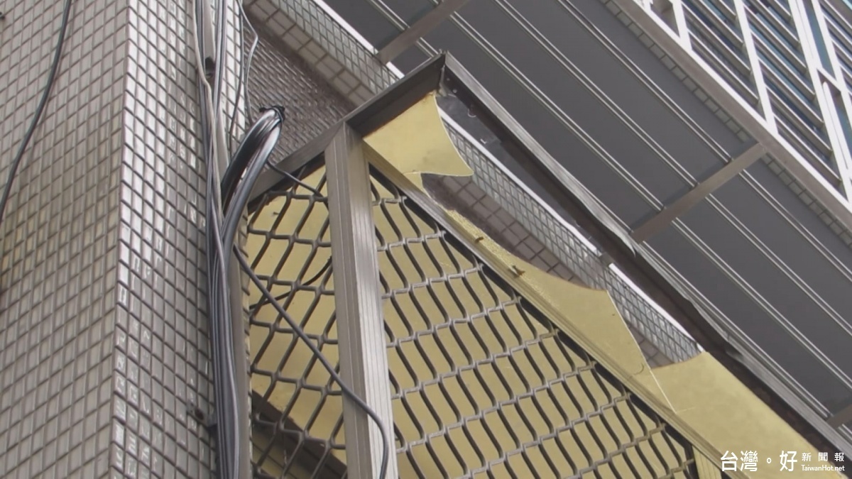 有線電視業者擅施工踩壞遮雨棚遭批不尊重住戶 風傳媒