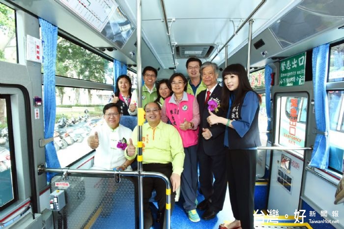 鄭市長表示,市府將一一建立其他生活圈的快捷公車,讓機捷帶動桃園的發展,讓市民生活更加方便。