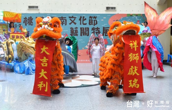鄭市長表示,藝閣文化為閩南文化的一大特色,共有37個社區參與藝閣踩街,活動熱鬧非凡。