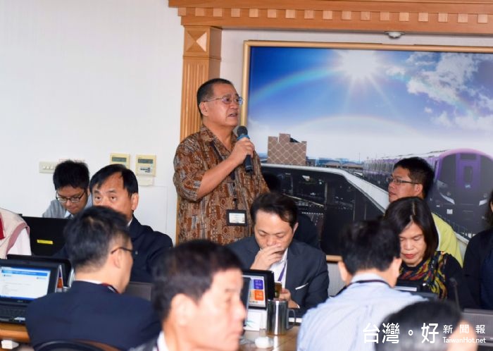 社會局長古梓龍表示,社會局辦理年度評鑑,也會同監理站進行定期稽查,以確保車輛狀況及廠商履約情形。