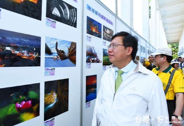 鄭市長表示,出席「『第四十屆中華民國攝影團體聯合攝影展覽』。