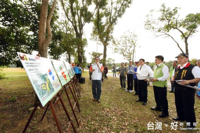 鄭市長說,天幕籃球場已完成設計,有夜間照明及簡易設施,讓市民使用更方便。