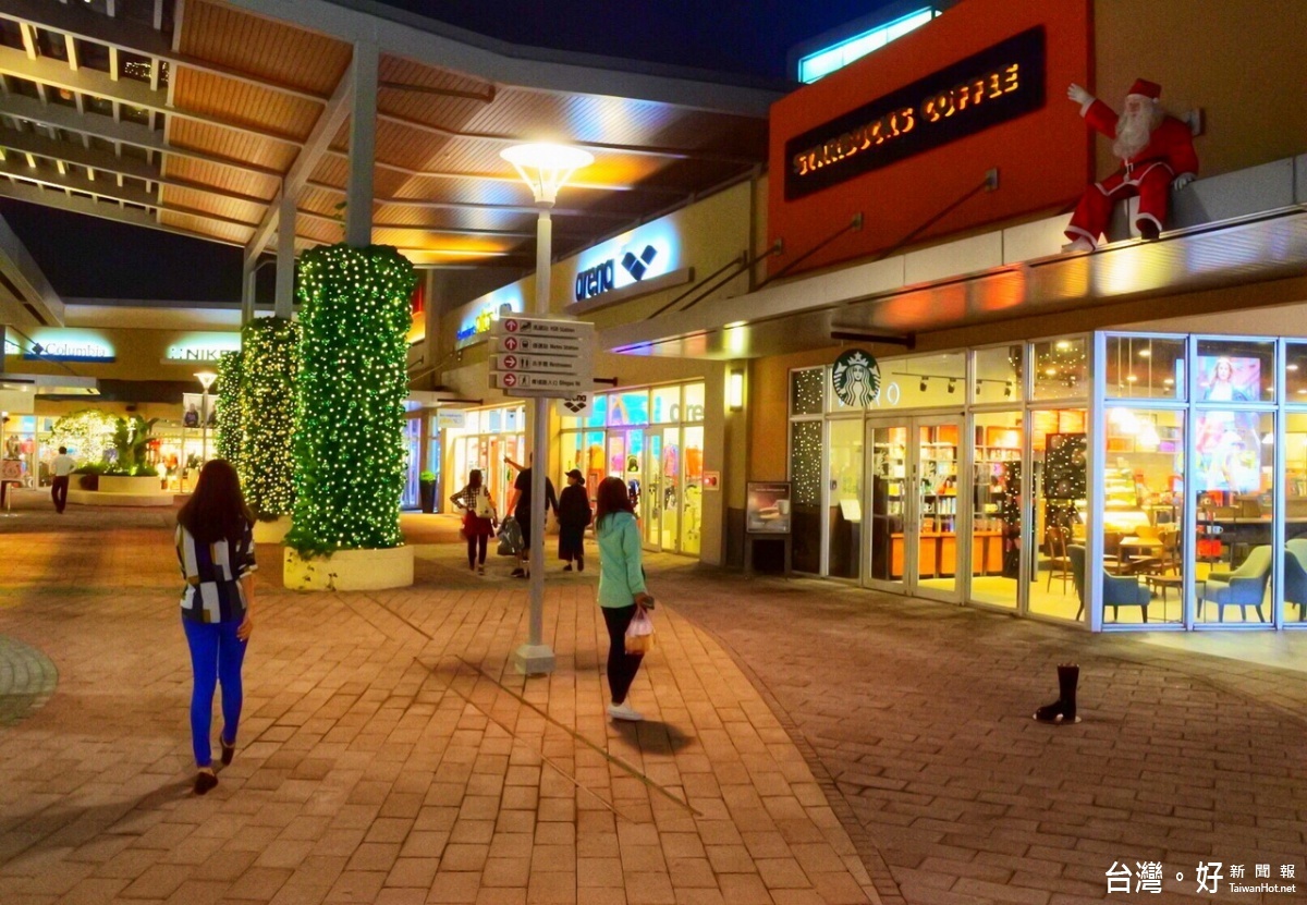 GLORIA OUTLETS 華泰名品城打造桃園幸福聖誕村,將成為桃園市歷年來最大的戶外聖誕嘉年華會。