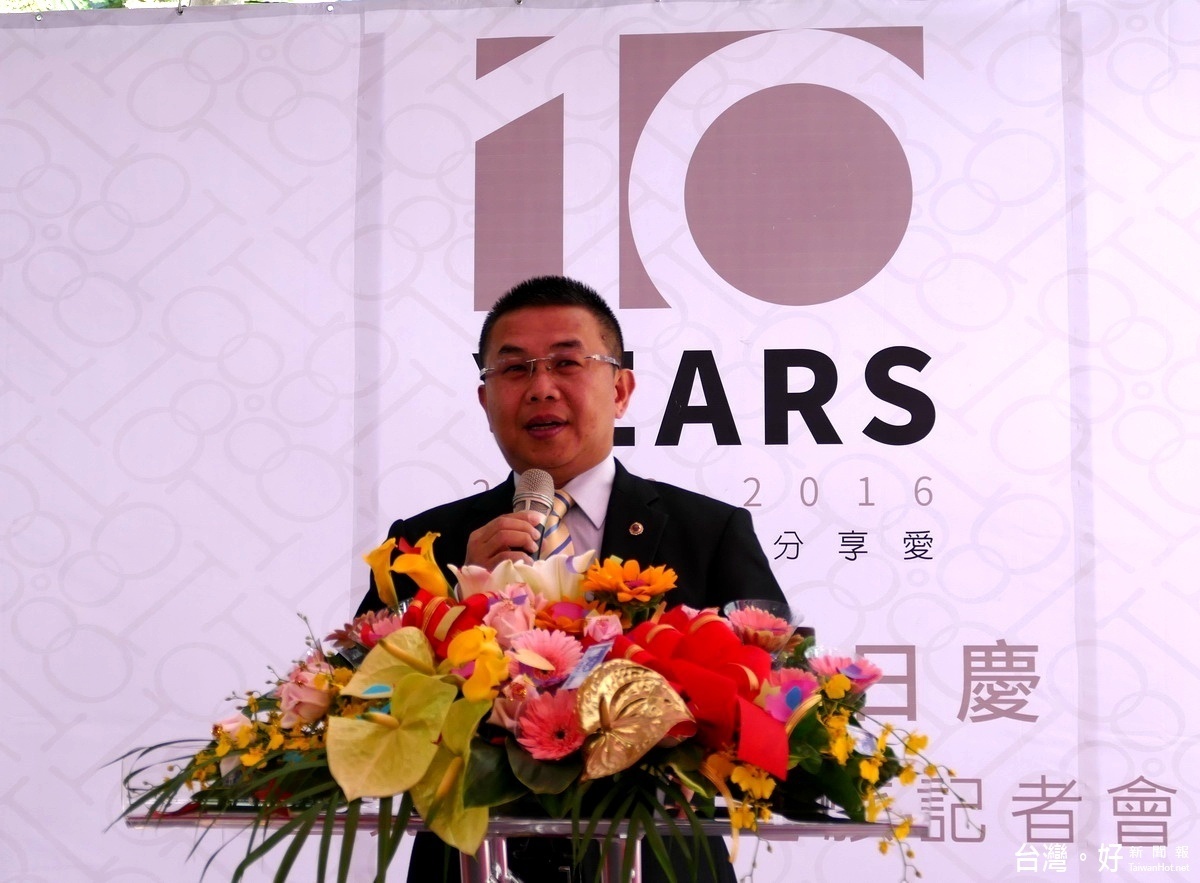 Feeling18巧克力工房董事長茆晉(日牂)表示,巧克力是幸福的象徵,「連結幸福.分享愛」就是上天賦予我們的使命。