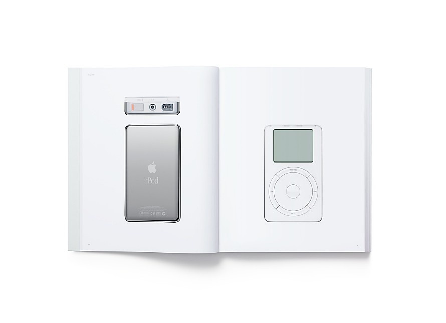Apple《Designed by Apple in California》,裡面收錄1998年~2015年間,從iMac 到 Apple Pencil,Apple所出過的電子產品各角度照片,與產品元件製作過程的特寫照。(圖/Apple官網)